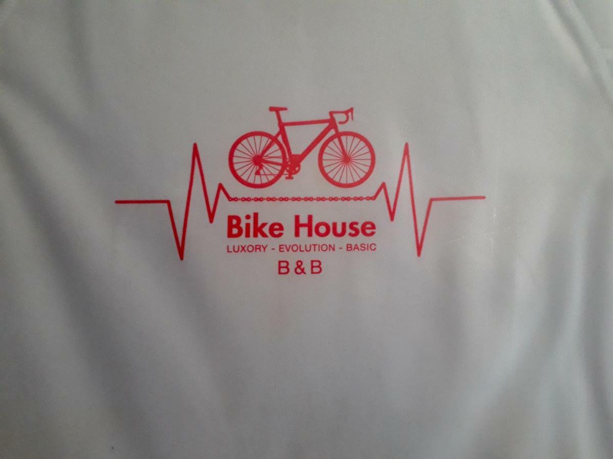 Апартаменты Bike House 2 "Evo" Сериате Экстерьер фото